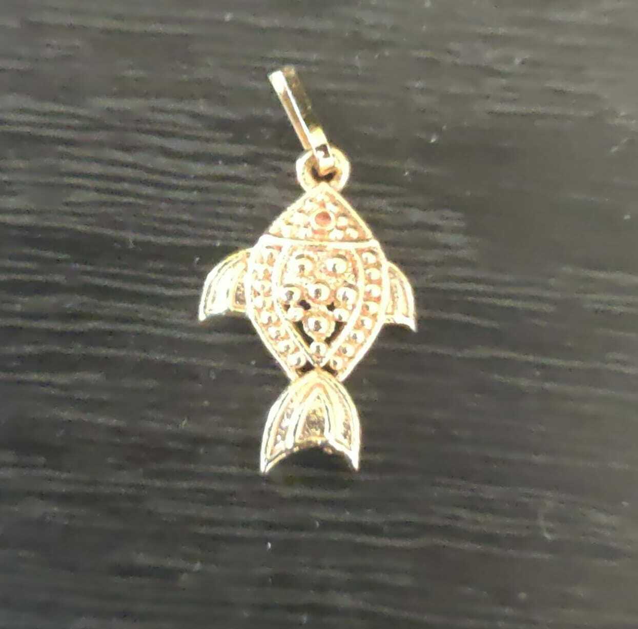 PENDANT 1.5GM GOLD PLATED WITH FIGURE OF SMALL LEAF-PND007