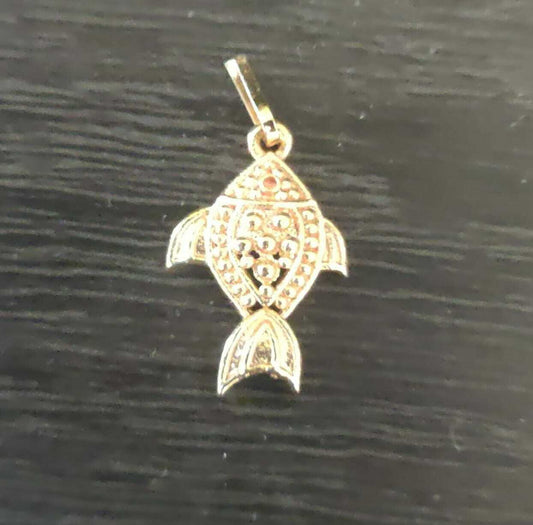 PENDANT 1.5GM GOLD PLATED WITH FIGURE OF SMALL LEAF-PND007